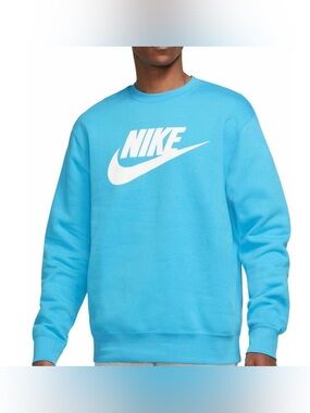 Nike Sportswear Club Fleece Graphic Crew in Baltic Blue